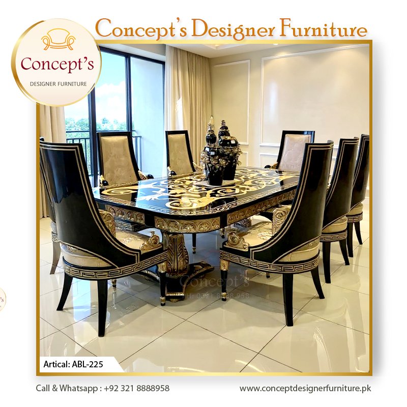 Grand Regal dining table